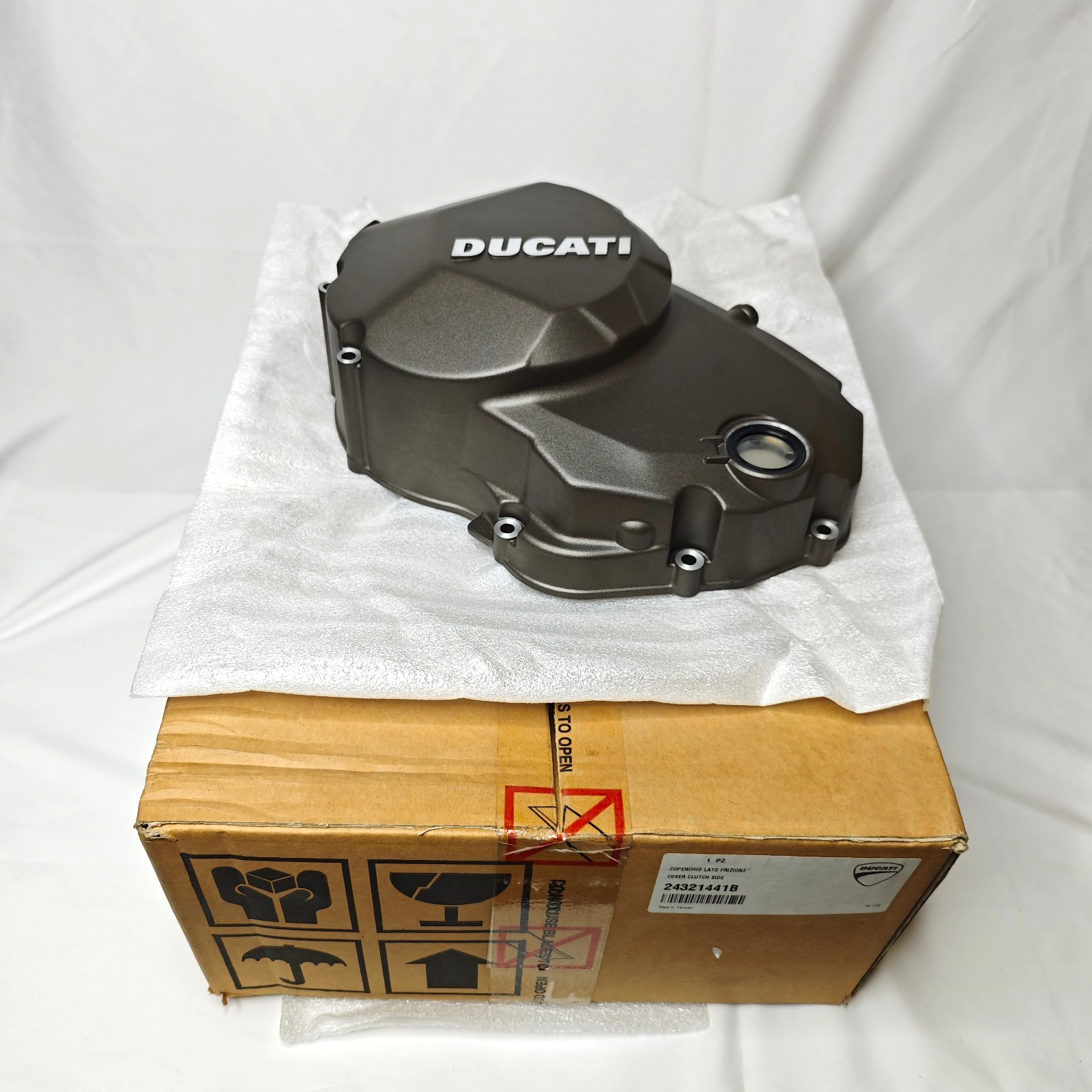 Ducati Multistrada 1200 S 2015 2016 2017 Engine Clutch Cover 24321441B 24321444B