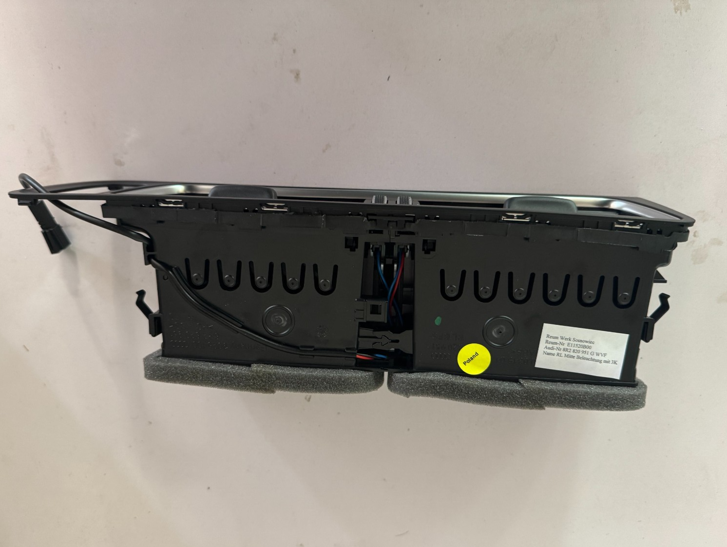 [NEW] AUDI Q5 8R CENTRE DASHBOARD AIR INTAKE GRILLE RHD 8R2820951GWVF ORIGINAL