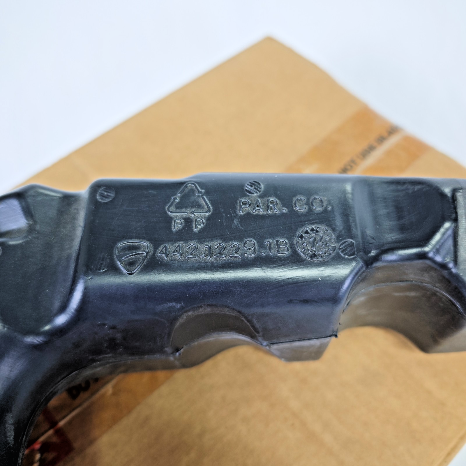 [New] Ducati Genuine Air Intake Duct Funnel Right 44212291B